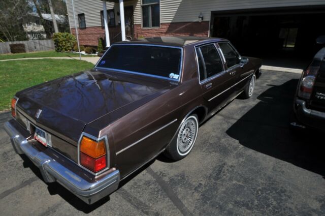 1984 Oldsmobile Eighty-Eight 4 door ht - photo 5