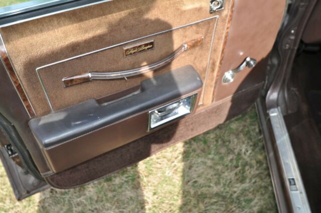 1984 Oldsmobile Eighty-Eight 4 door ht - photo 7