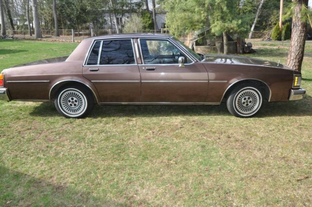 1984 Oldsmobile Eighty-Eight 4 door ht - photo 9