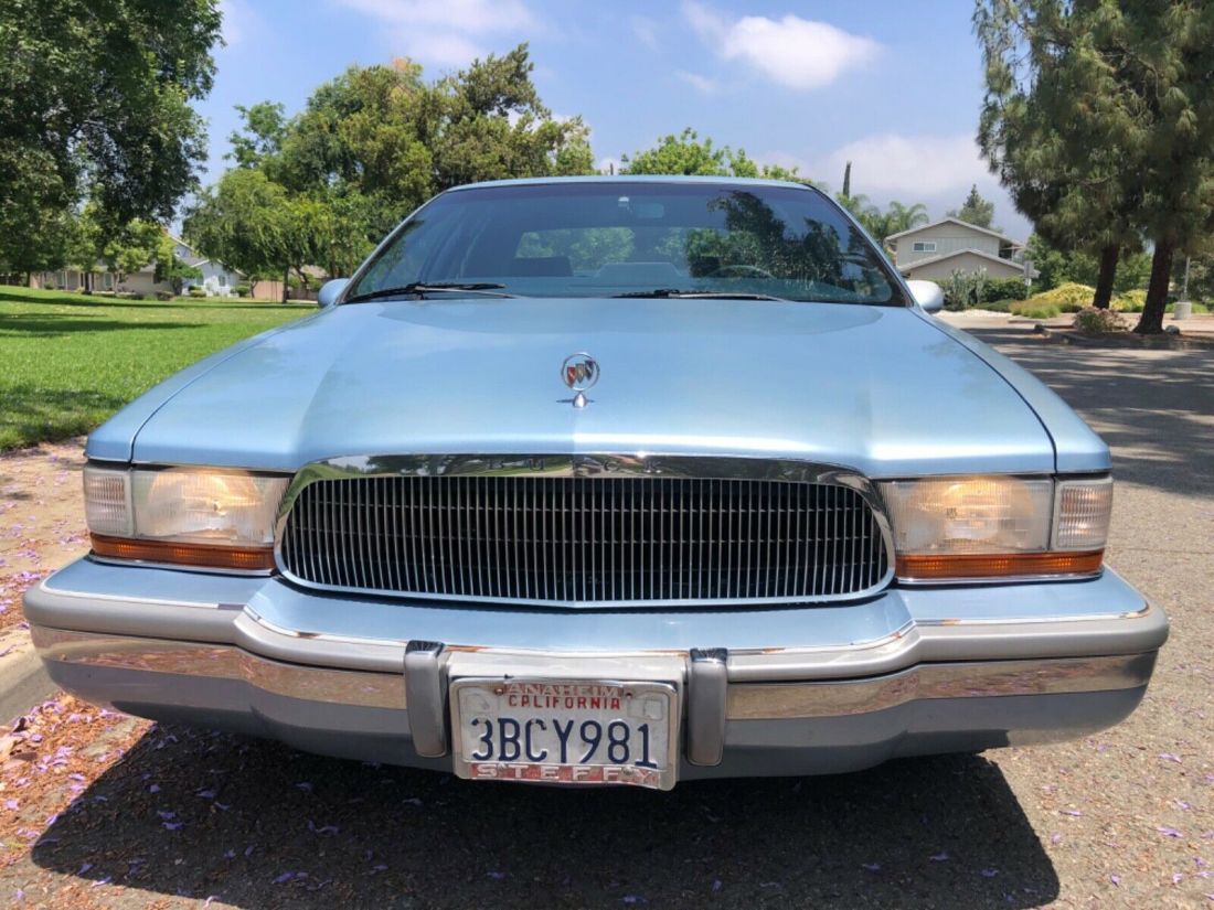 1992 Buick Roadmaster Limited - photo 3
