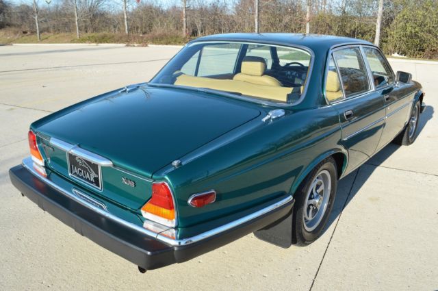 1983 Jaguar XJ6 4 door sedan - photo 11