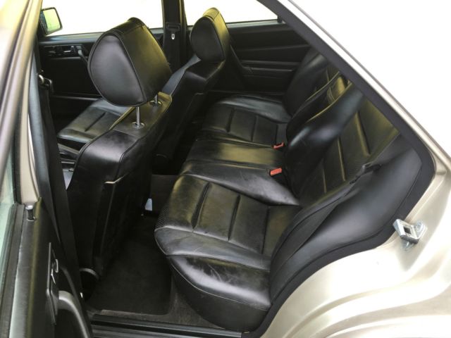 1986 Mercedes-Benz 190-Series - photo 12