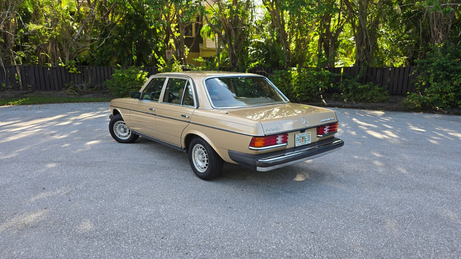1984 Mercedes-Benz 300-Series 300D. 1 Owner. Original Paint - photo 10