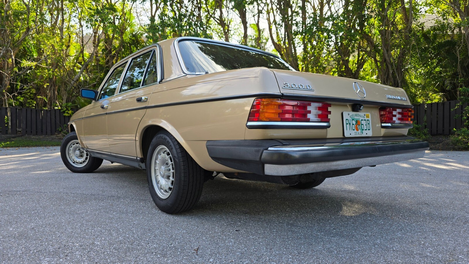 1984 Mercedes-Benz 300-Series 300D. 1 Owner. Original Paint - photo 12