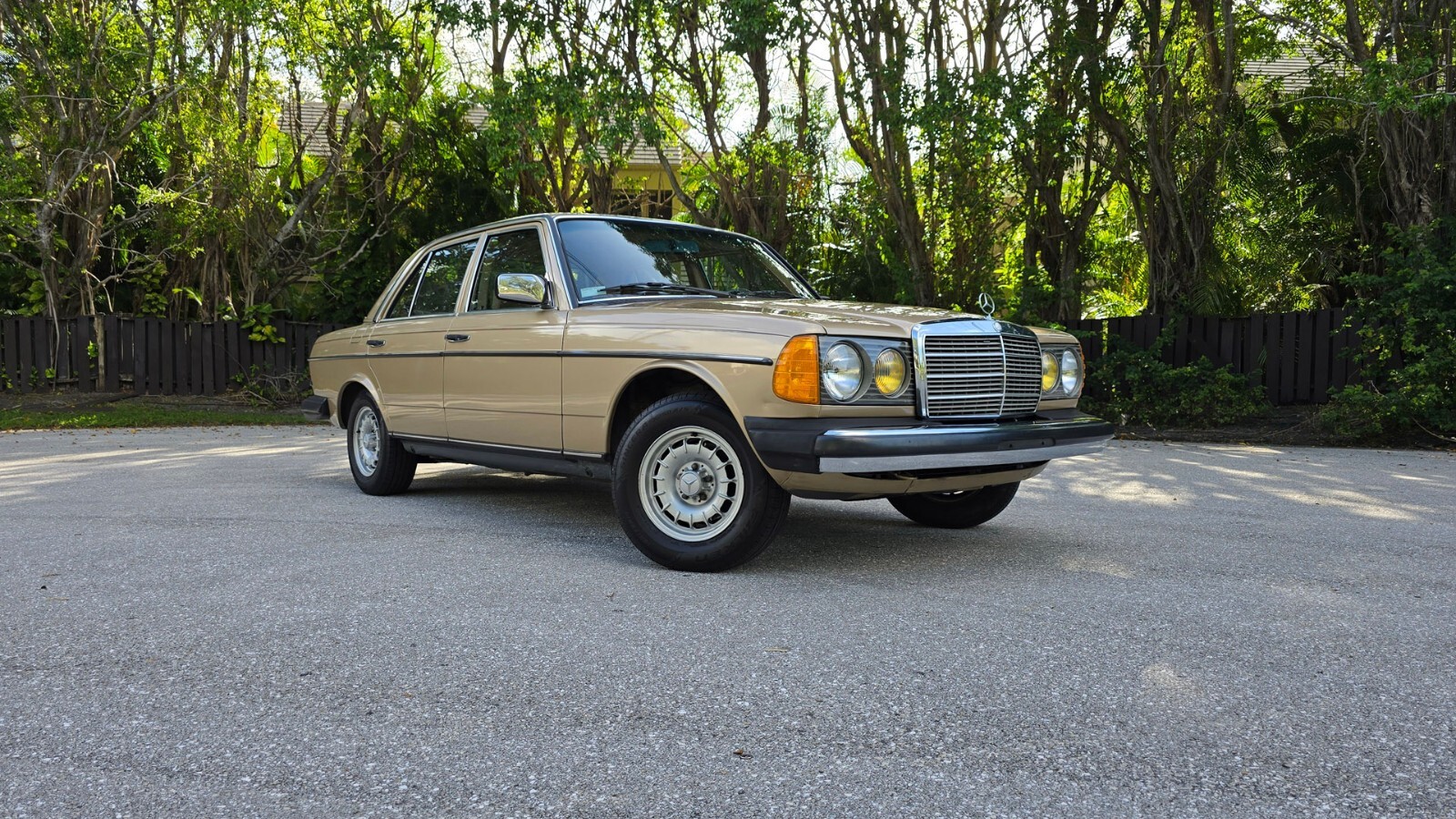1984 Mercedes-Benz 300-Series 300D. 1 Owner. Original Paint - photo 5