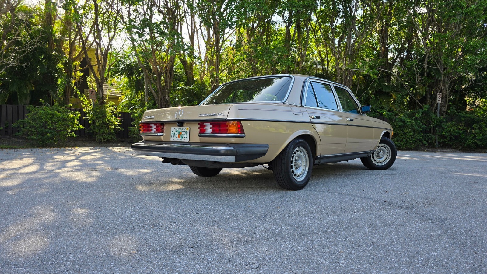 1984 Mercedes-Benz 300-Series 300D. 1 Owner. Original Paint - photo 8