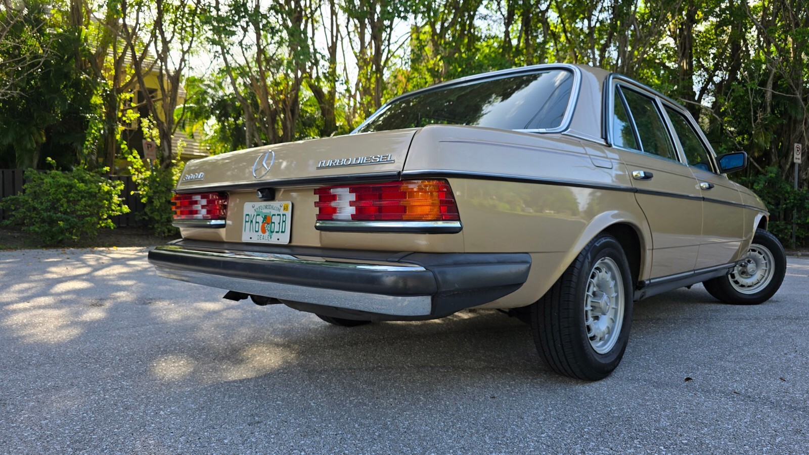 1984 Mercedes-Benz 300-Series 300D. 1 Owner. Original Paint - photo 9
