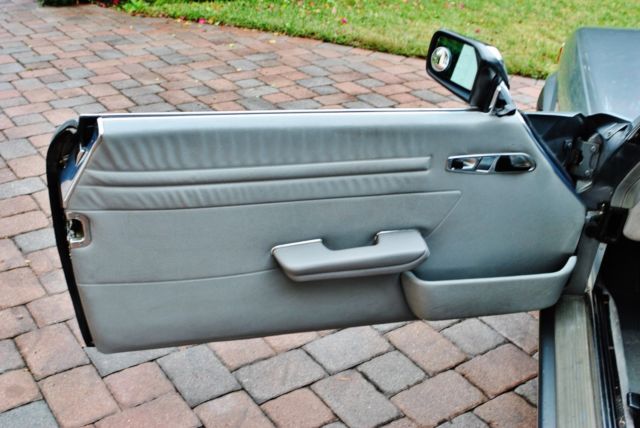 1989 Mercedes-Benz SL-Class 560SL Low Miles Hard & Soft Top - photo 10