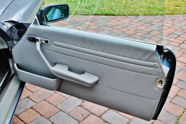 1989 Mercedes-Benz SL-Class 560SL Low Miles Hard & Soft Top - photo 11