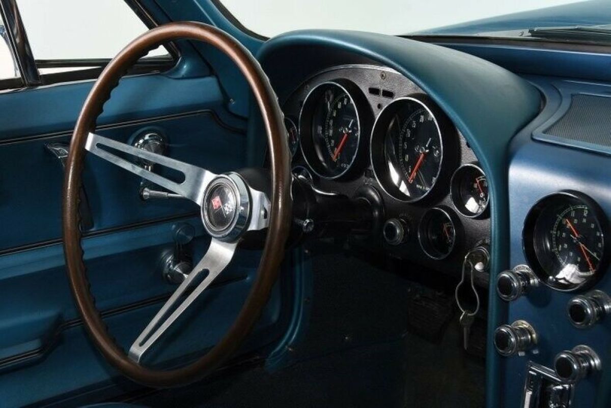 1967 Chevrolet Corvette - photo 9