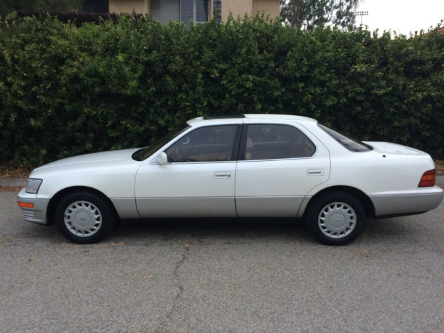 1 OWNER SOUTHERN CALIFORNIA PEARL BEAUTY. GARAGE KEPT CORROSION FREE PEARL LADY 1992 Lexus LS PEARL LADY
