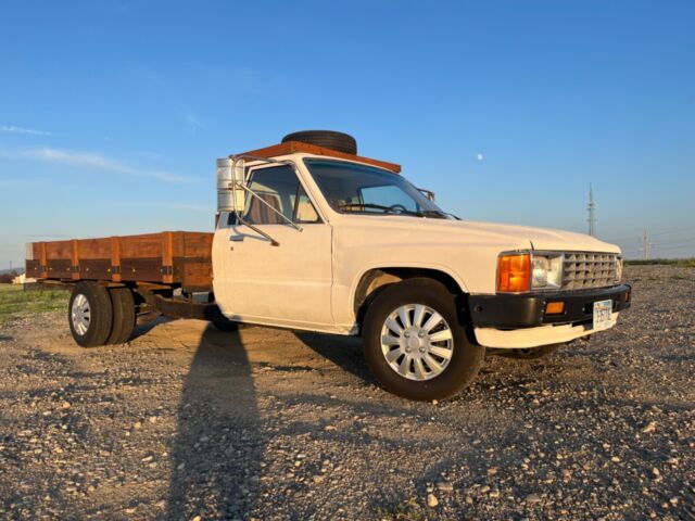 1985 Toyota Pickup - photo 2