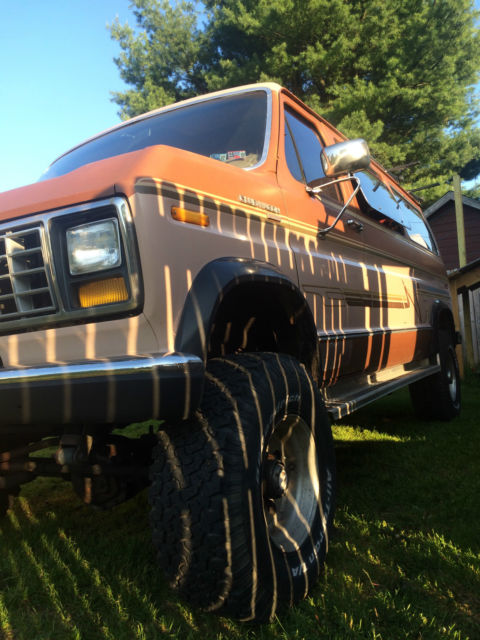 1988 Ford E-Series Van LT