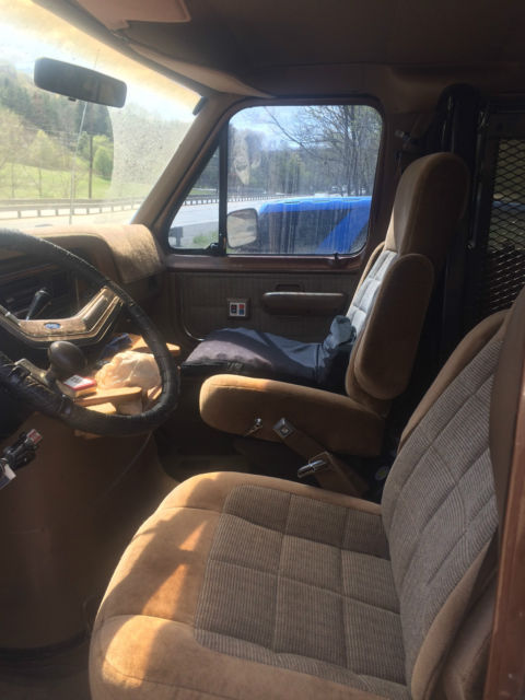 1988 Ford E-Series Van LT - photo 5