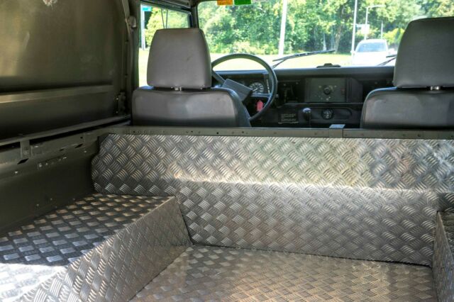 1987 Land Rover Defender LHD, 100% original and rust free - photo 11