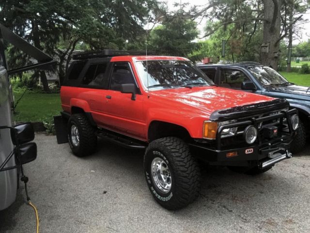 10,000 miles on rebuilt engine new clutch new brakes tires an rims new front end 1988 Toyota 4Runner Sr5