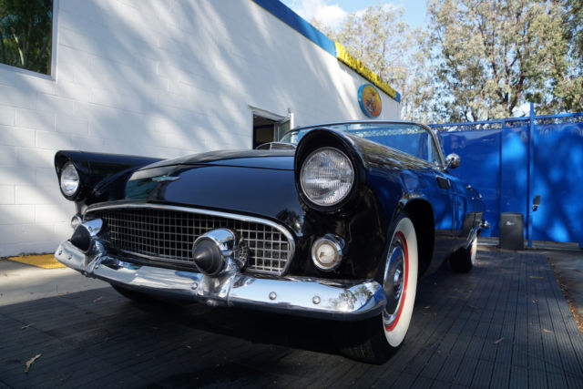 1956 Ford Thunderbird Black & White - photo 2