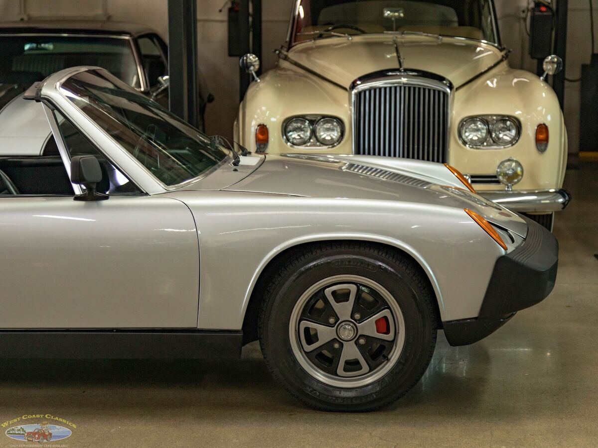 1976 Porsche 914 2.0L 5 spd Targa Roadster - photo 4