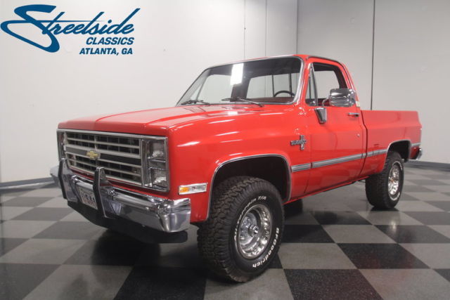 10K MILES ON 350 CRATE V8, 700R4, R134A A/C, ONE RE-SPRAY, LOADED SUPERCLEAN 4X4 1986 Chevrolet K-10 4x4