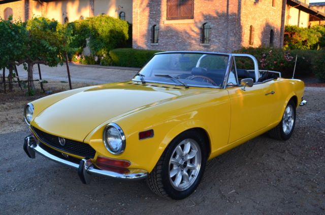 1971 Fiat 124 Spider CALIFORNIA 124 RESTORED CONV. - photo 2