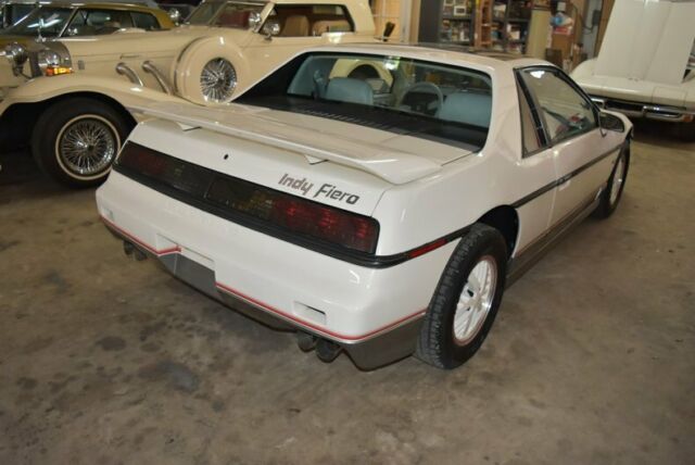 1984 Pontiac Fiero Indy Pace Car Edition - photo 2