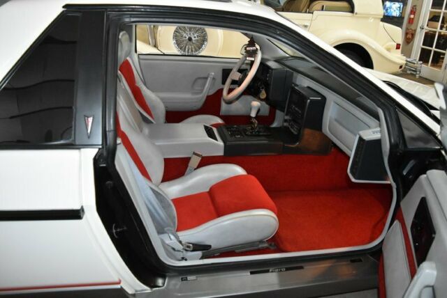 1984 Pontiac Fiero Indy Pace Car Edition - photo 8