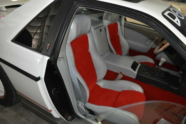 1984 Pontiac Fiero Indy Pace Car Edition - photo 9