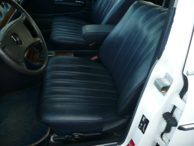 1982 Mercedes-Benz 300-Series 4 door sedan - photo 10