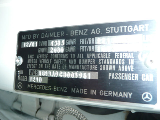 1982 Mercedes-Benz 300-Series 4 door sedan - photo 11
