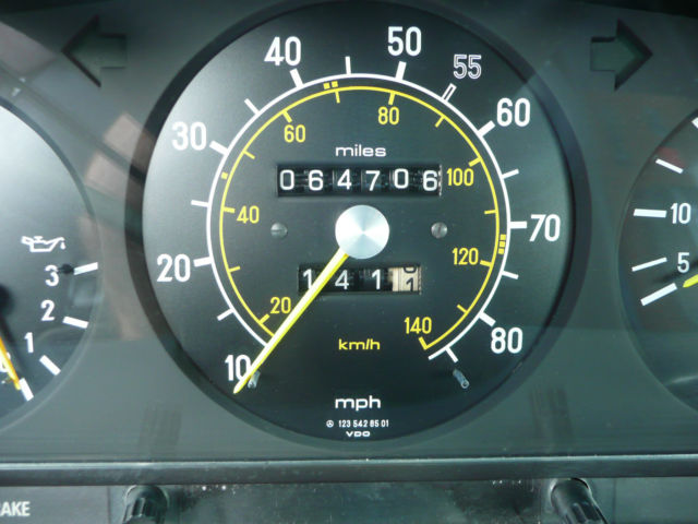 1982 Mercedes-Benz 300-Series 4 door sedan - photo 13