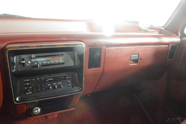 1989 Ford F-150 XLT Lariat Regular Cab Truck - photo 11