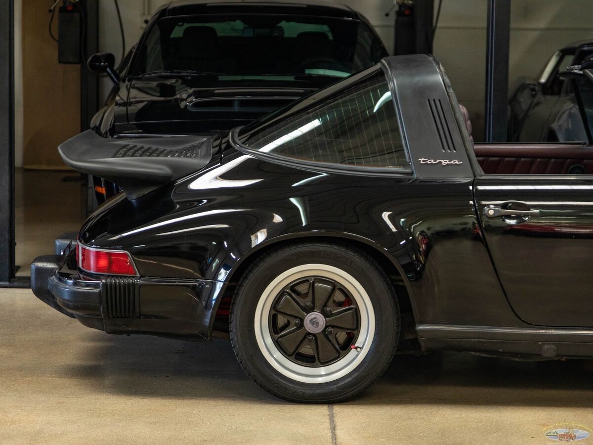 1983 Porsche 911 Targa 5 spd Coupe - photo 2