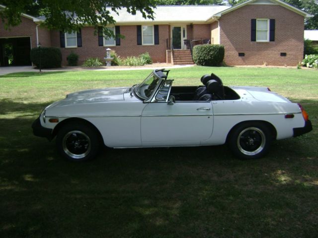 1976 MG MGB - photo 2