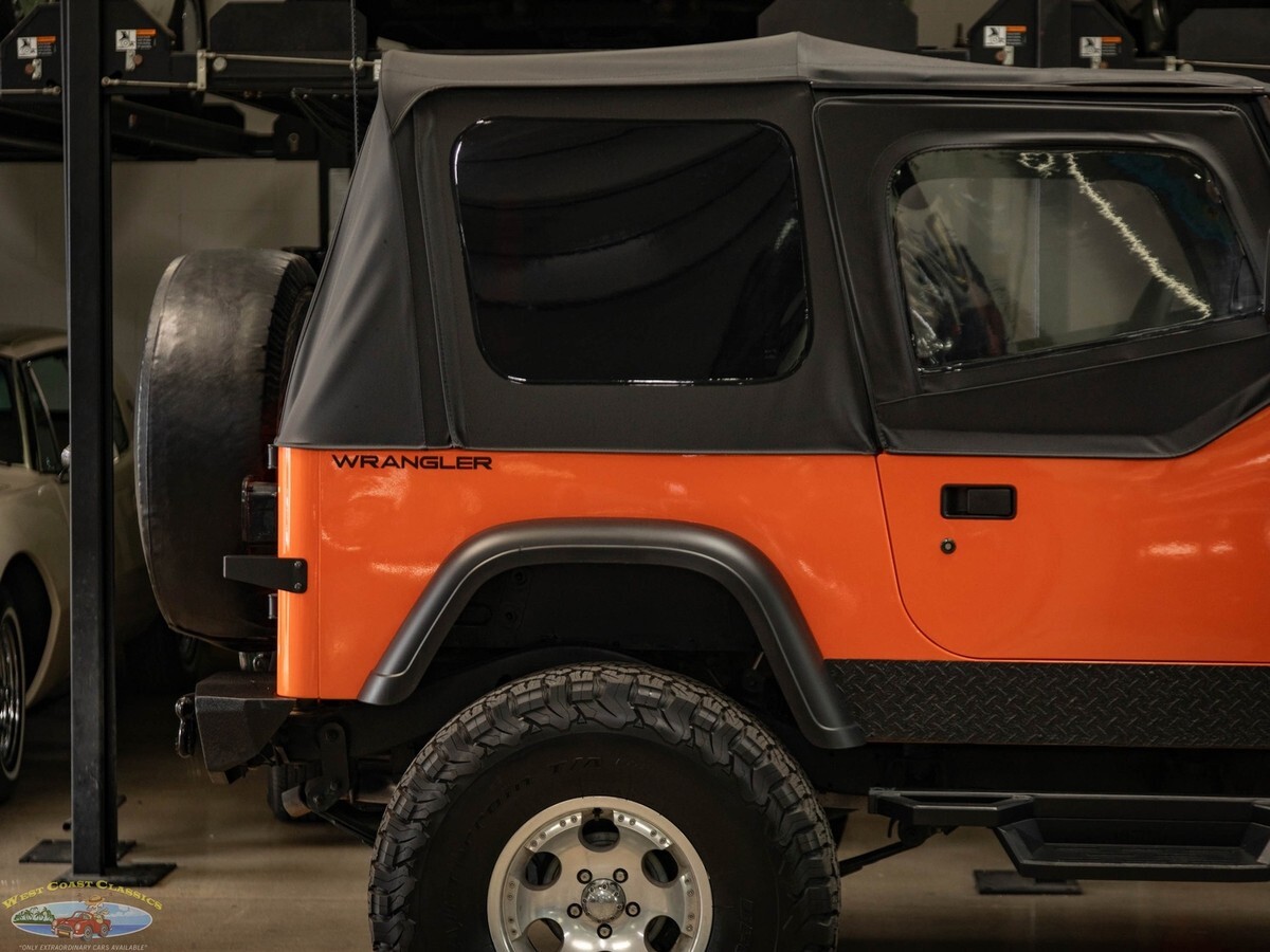 1994 Jeep Wrangler Custom SE Automatic 4WD SUV - photo 3