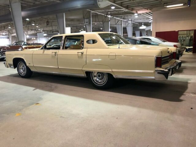14,000 Miles 1977 Lincoln Town Car --