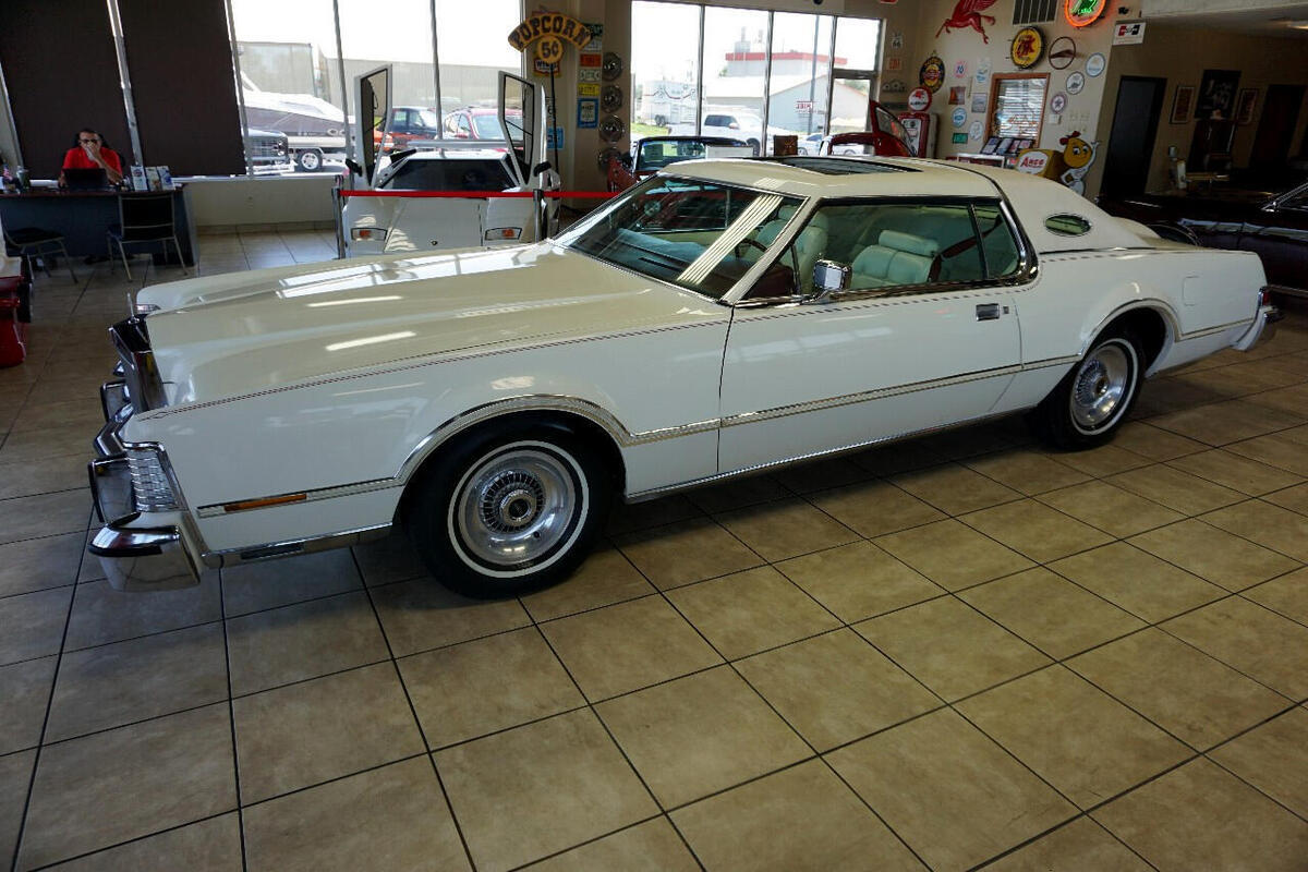1976 Lincoln Continental Mark IV 2-DOOR - photo 4