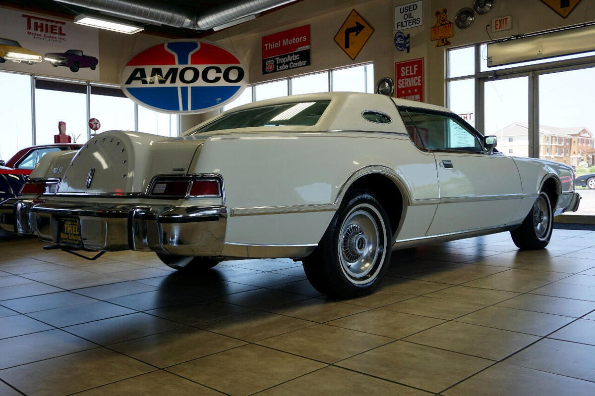 1976 Lincoln Continental Mark IV 2-DOOR - photo 9
