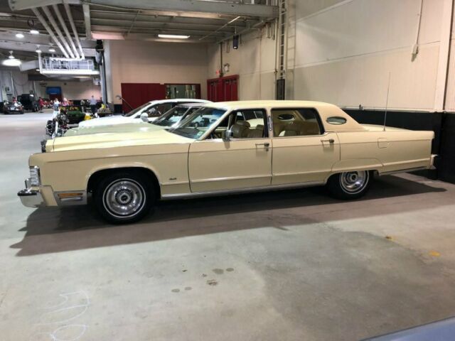 1977 Lincoln Town Car -- - photo 4