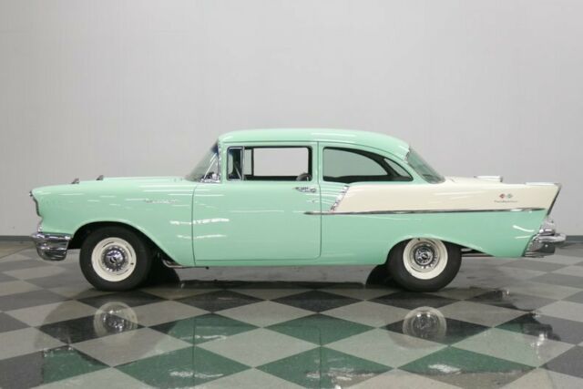 1957 Chevrolet Bel Air/150/210 Utility Sedan - photo 3