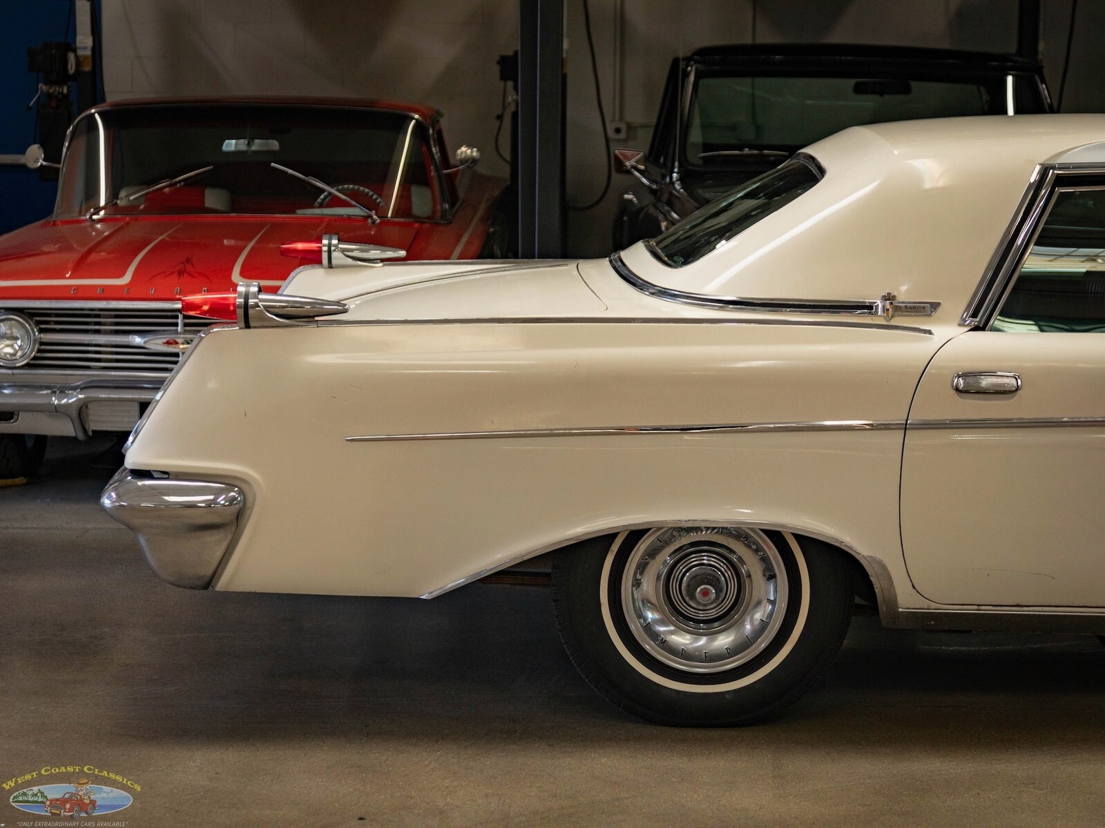 1962 Chrysler Imperial LeBaron So Hampton 4 Door Hardtop - photo 2