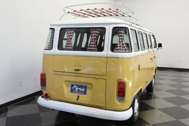 1994 Volkswagen Bus/Vanagon 13 Window Deluxe Bus - photo 13