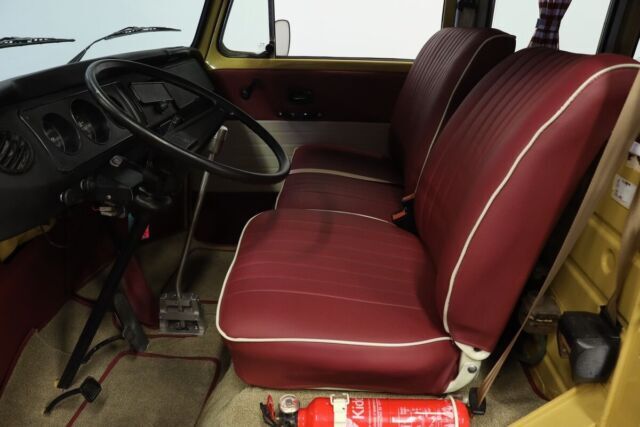 1994 Volkswagen Bus/Vanagon 13 Window Deluxe Bus - photo 5