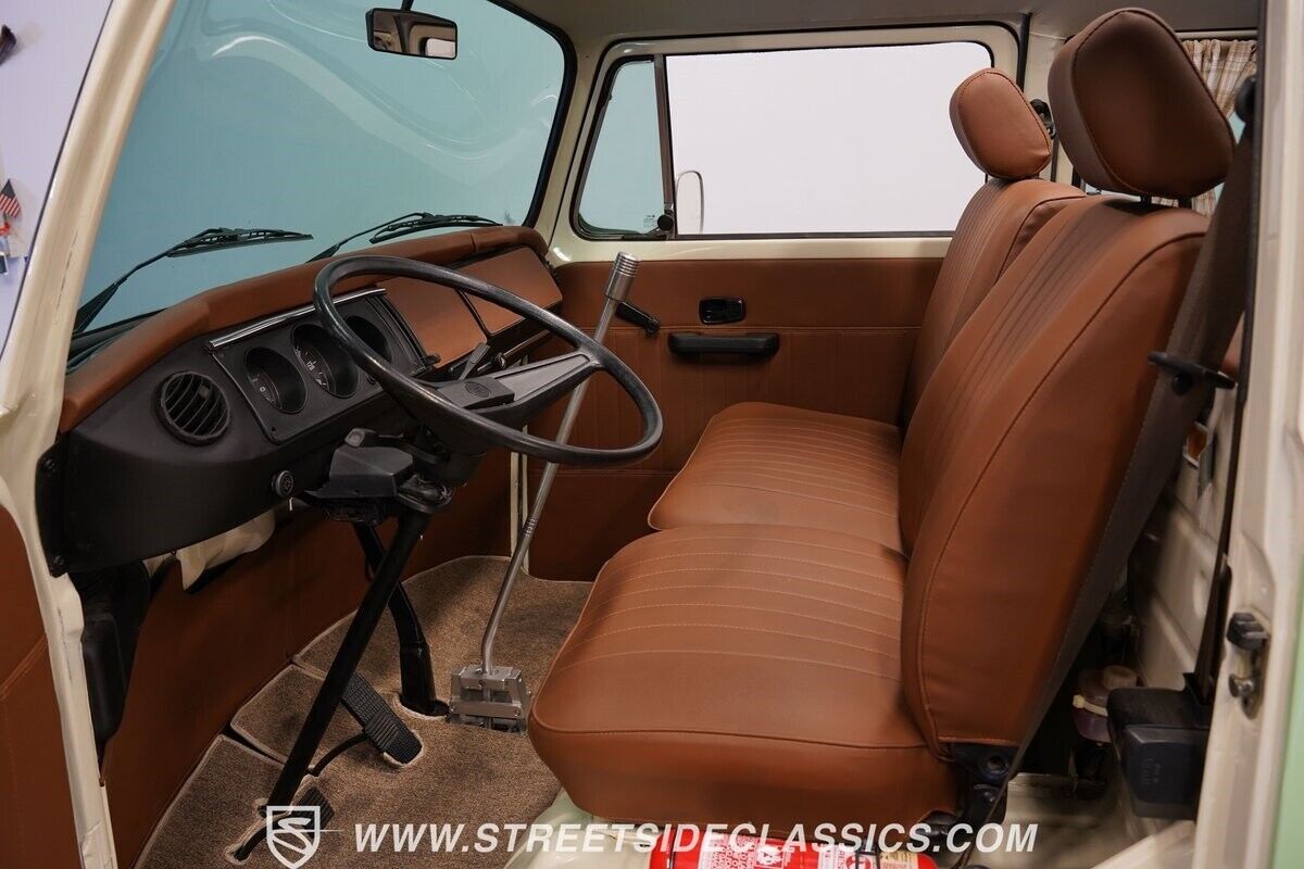 1994 Volkswagen Bus/Vanagon 13 Window Deluxe Bus - photo 5