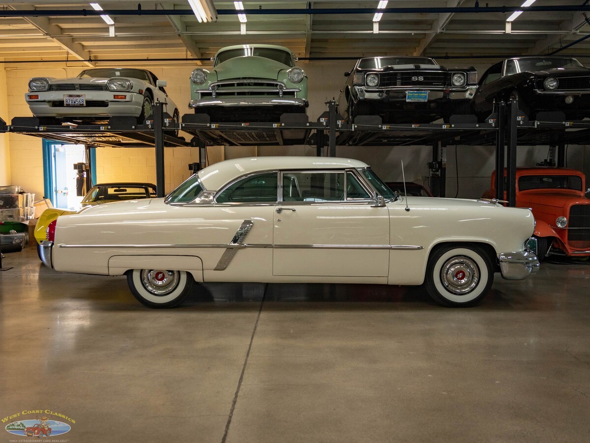 1952 Lincoln Cosmopolitan Sport Coupe 2 Door Hardtop - photo 3