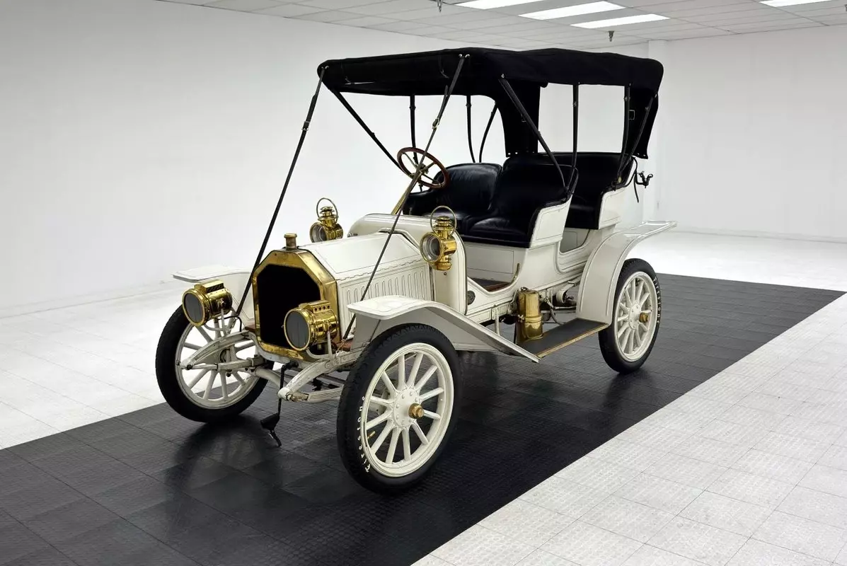 1909 Buick Model 10 Touring Sedan
