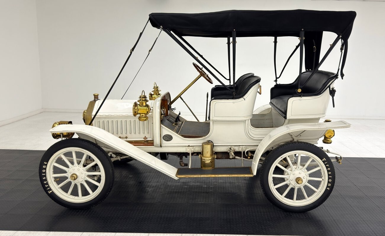 1909 Buick Model 10 Touring Sedan - photo 3