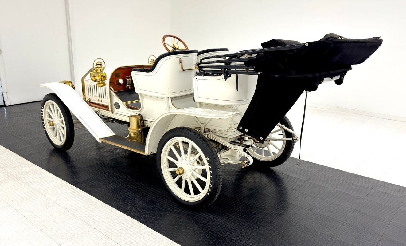 1909 Buick Model 10 Touring Sedan - photo 5
