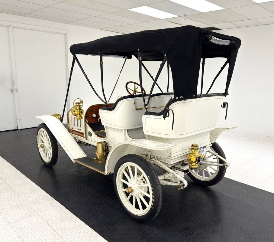1909 Buick Model 10 Touring Sedan - photo 6