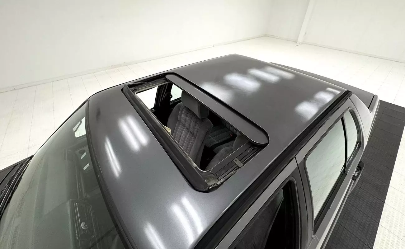 1991 Volkswagen Jetta GL Sedan - photo 12