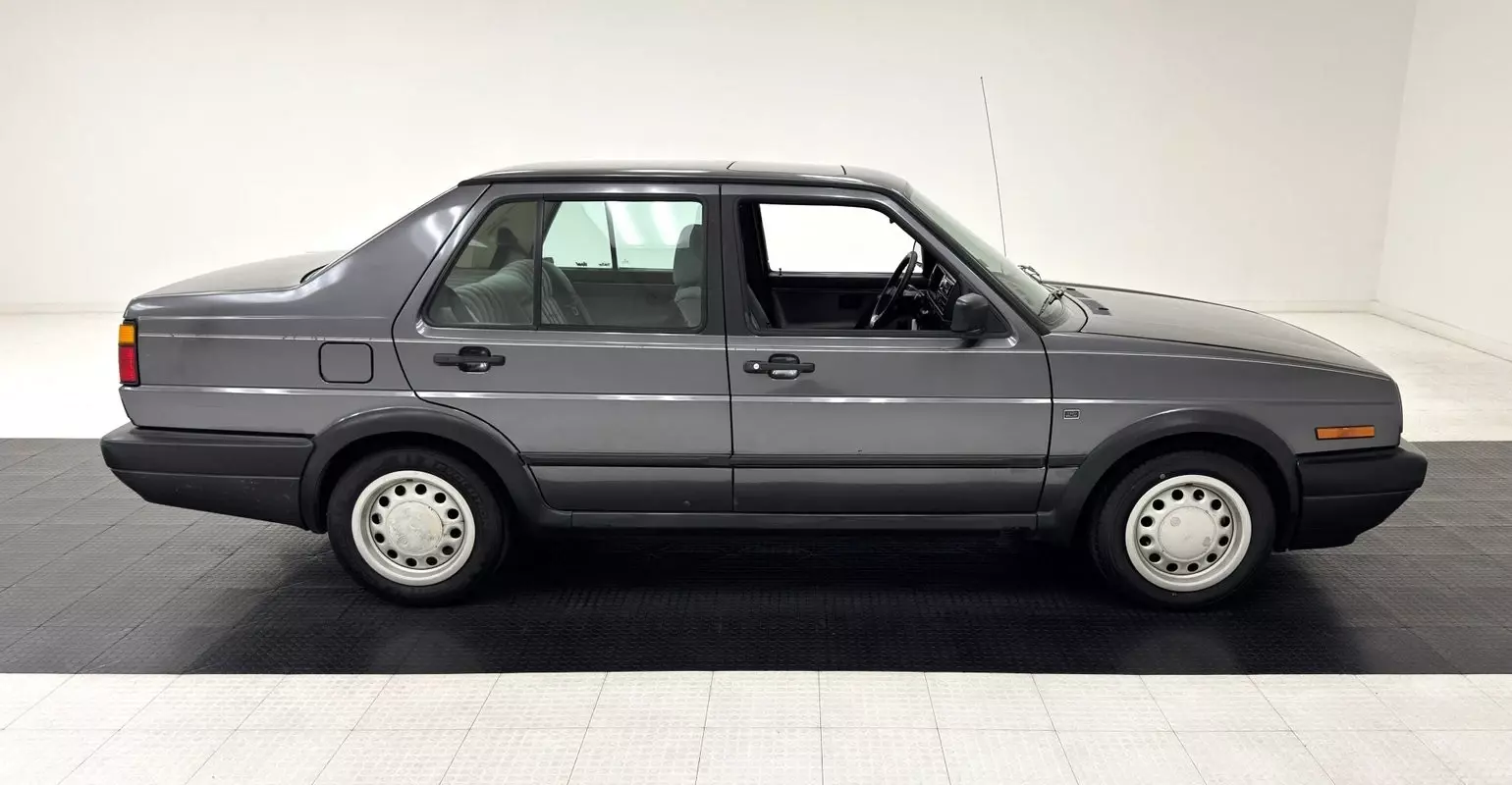 1991 Volkswagen Jetta GL Sedan - photo 6